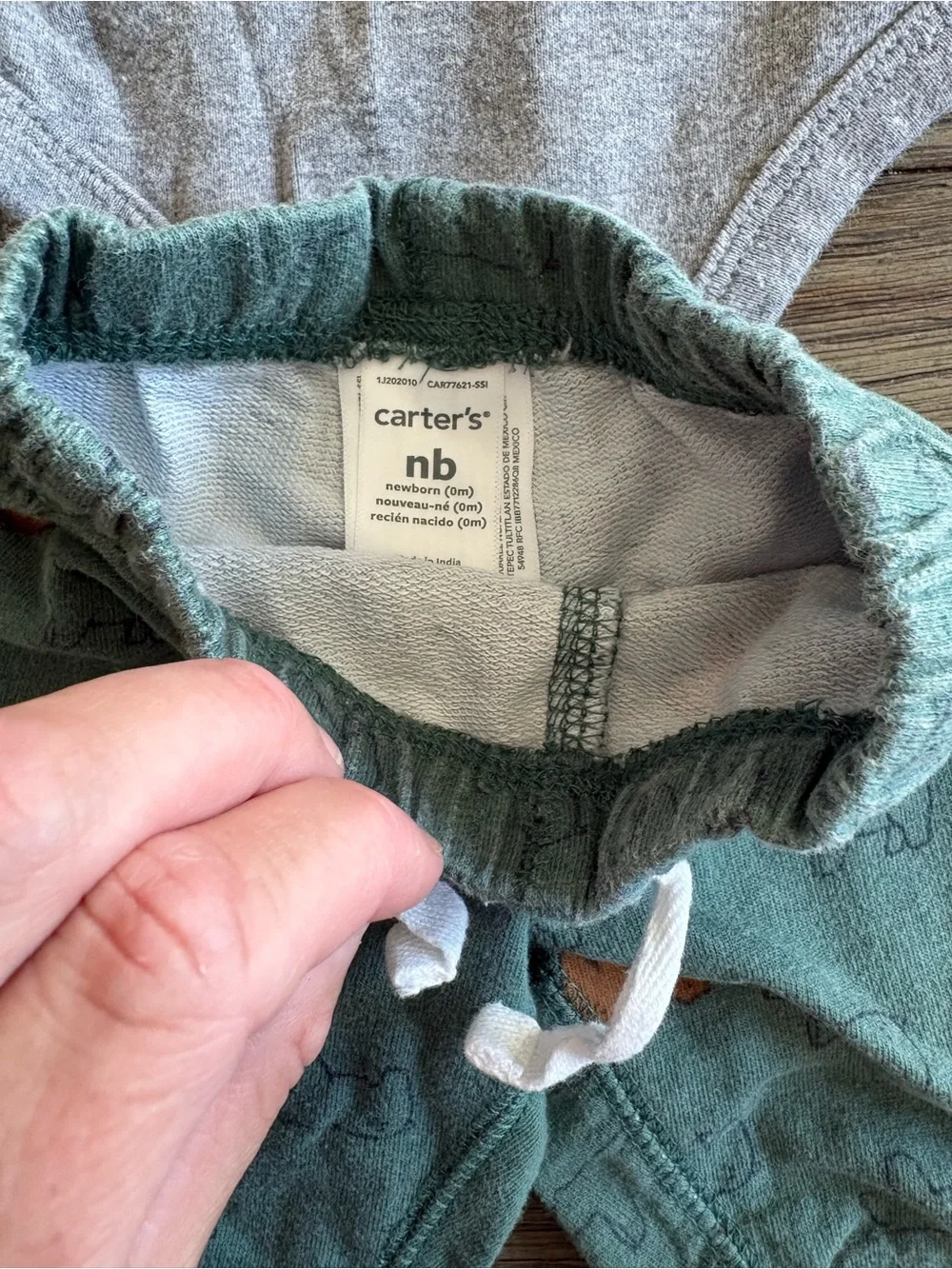 Carter's Gray & Green Bear Two-Piece Bodysuit and Sweatpants Set- NB